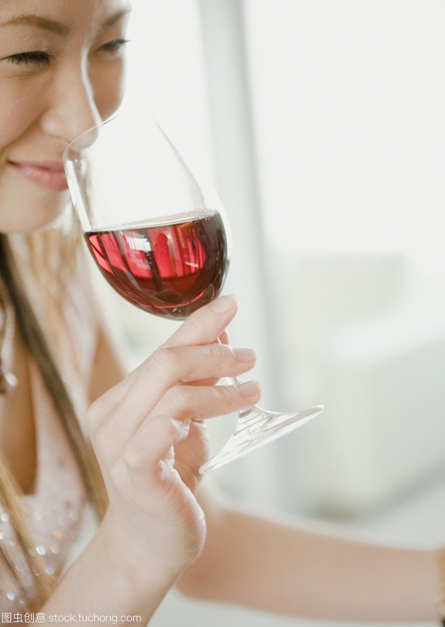 品味世界之醉 探索進(jìn)口紅酒的魅力