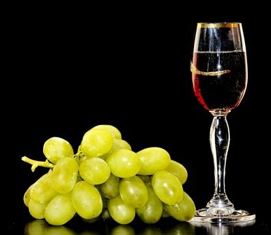 梵果紅酒視覺形象展示 從產(chǎn)品到店鋪的精致美學(xué)